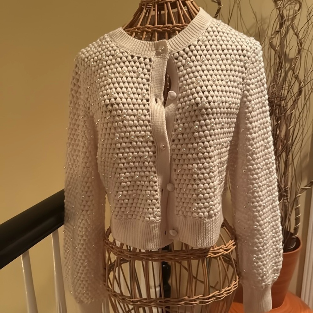 Alice + Olivia NWOT 🔥Sale🔥100 % wool kitty crochet cardigan with faux pearls